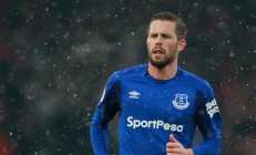 ac米兰体育官网-逆袭与突破，日本队翻盘英格兰队，林高远刷新纪录的双重启示