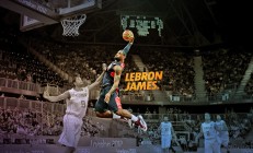 ac米兰官网-逆转的轰鸣，周冠宇高光之夜，阿斯顿马丁力压雷诺