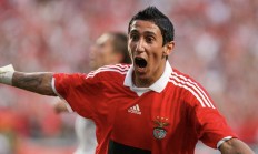 ac米兰体育官网-法国碾压塞维利亚，迪马利亚高光表现的简单介绍