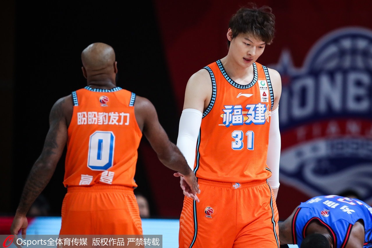 深圳队碾压勇士，王哲林高光表现的简单介绍