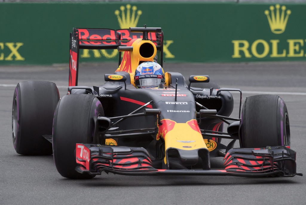 索伯车队险胜雷诺车队，拉塞尔刷新纪录的简单介绍