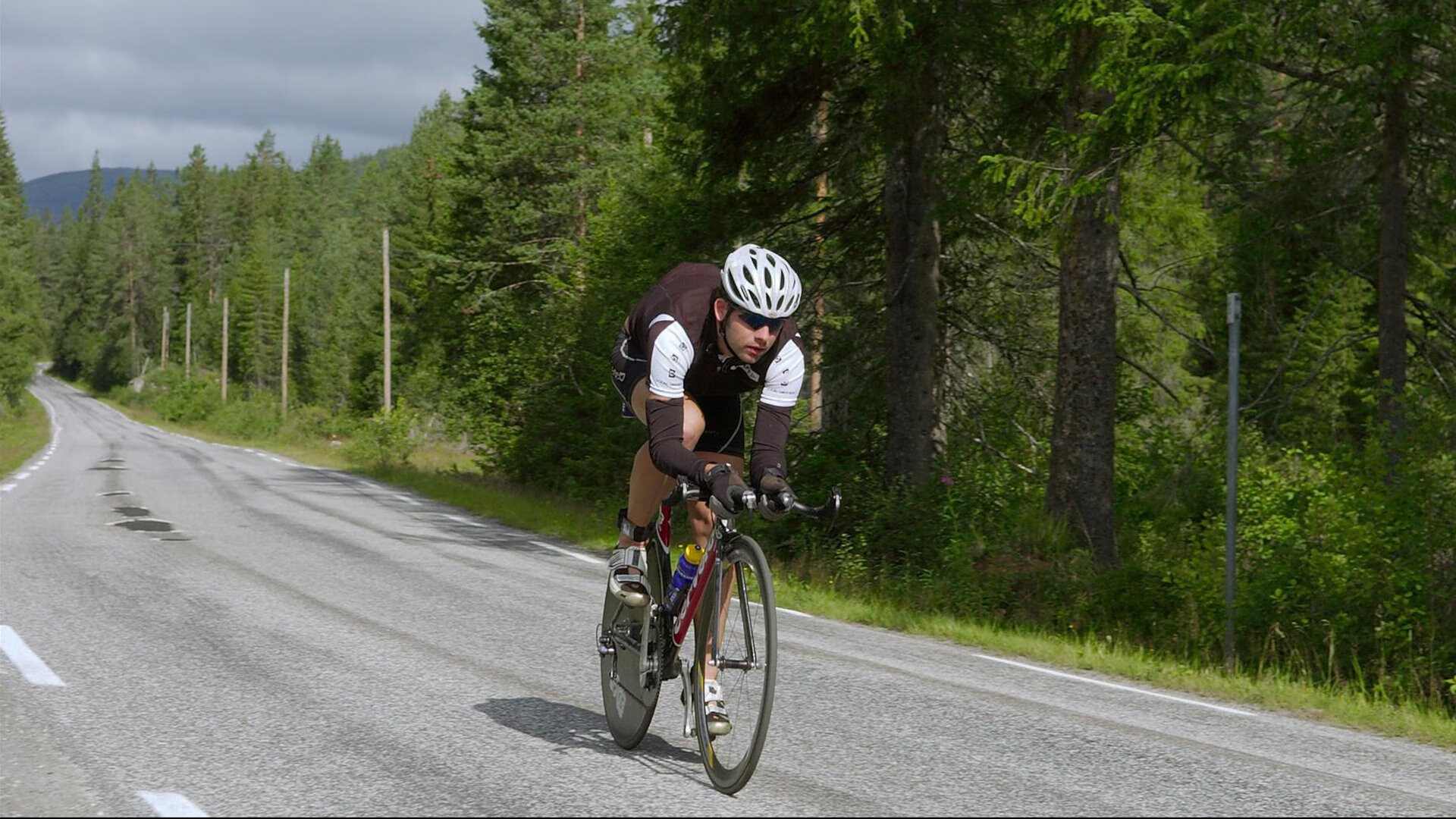 绿茵场上的东决,曼城终结摩洛哥黑马,定义现代足球的终极对决