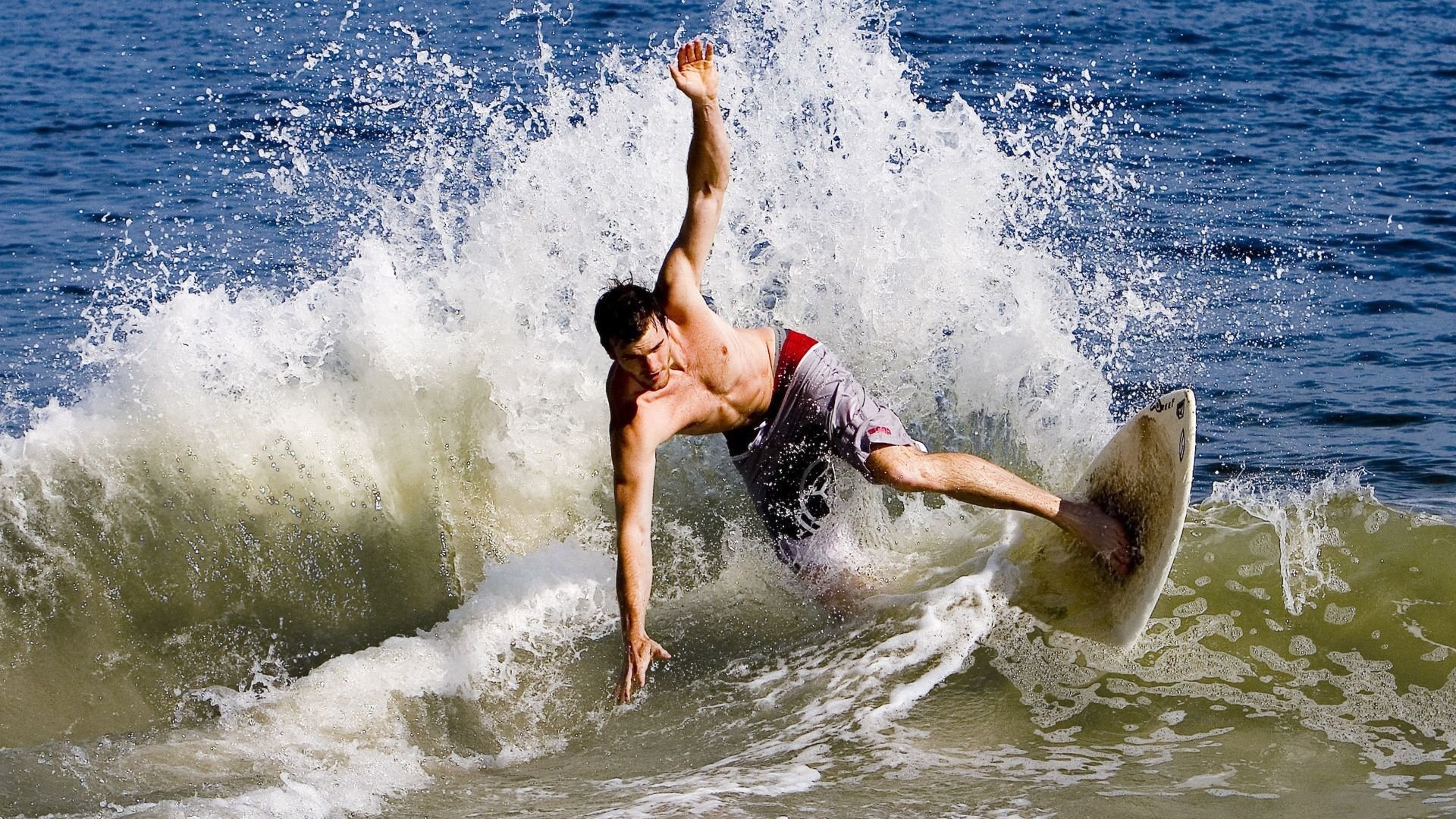 武切维奇高光表现引领广厦队正面击溃山西队