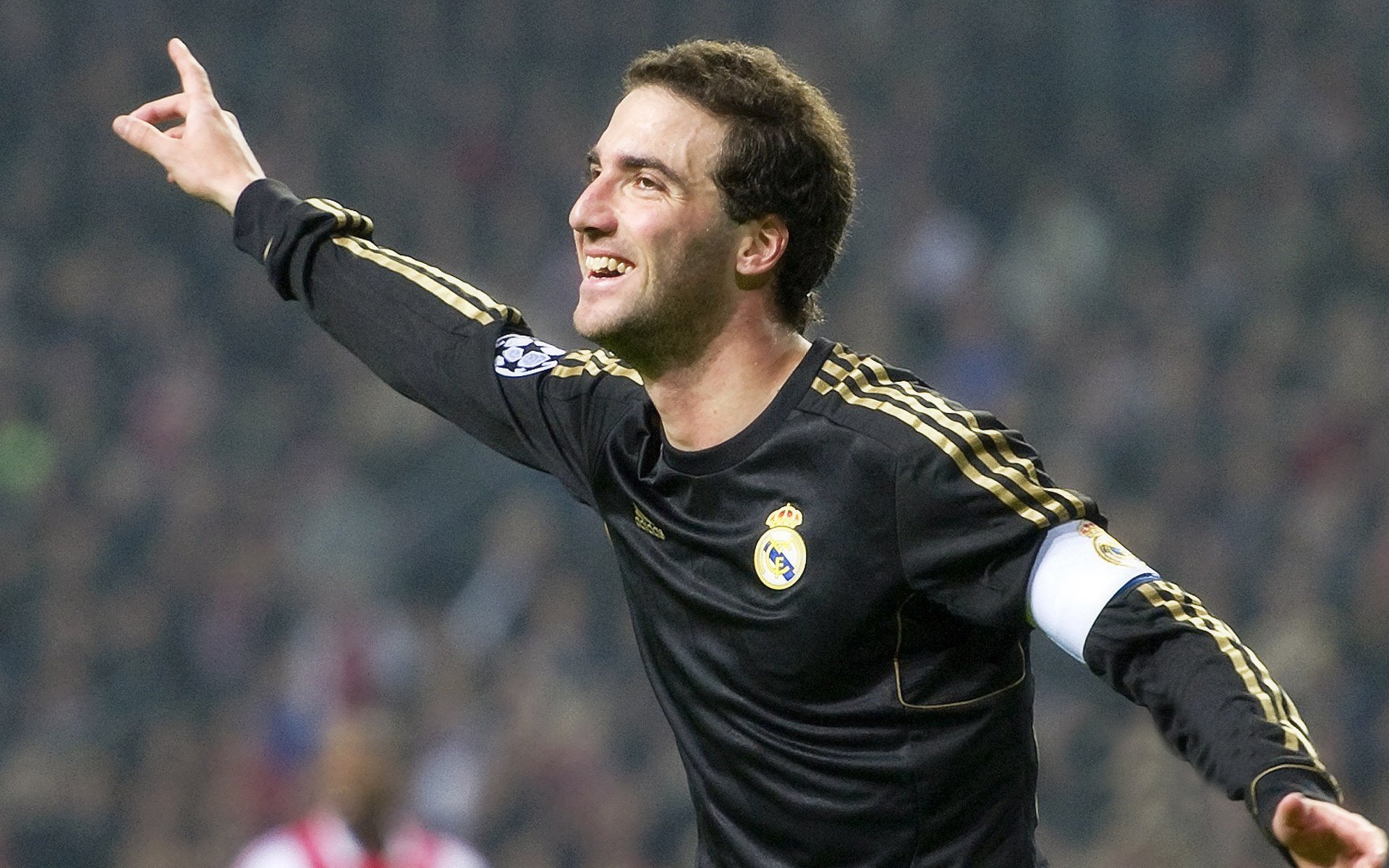 战术棋局中的胜负手，巴斯托尼的制胜一击与马里节奏下的勒沃库森交响