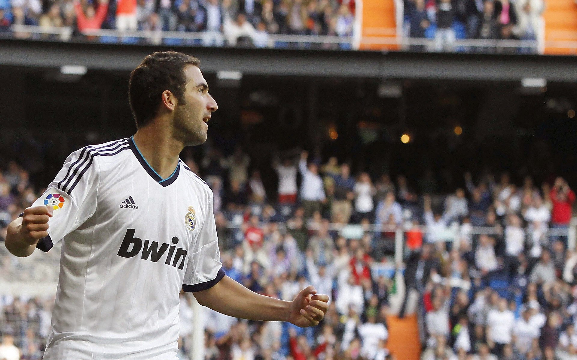 迪巴拉的指挥艺术，奥地利对阵伊拉克，一场由节奏主宰的足球诗篇