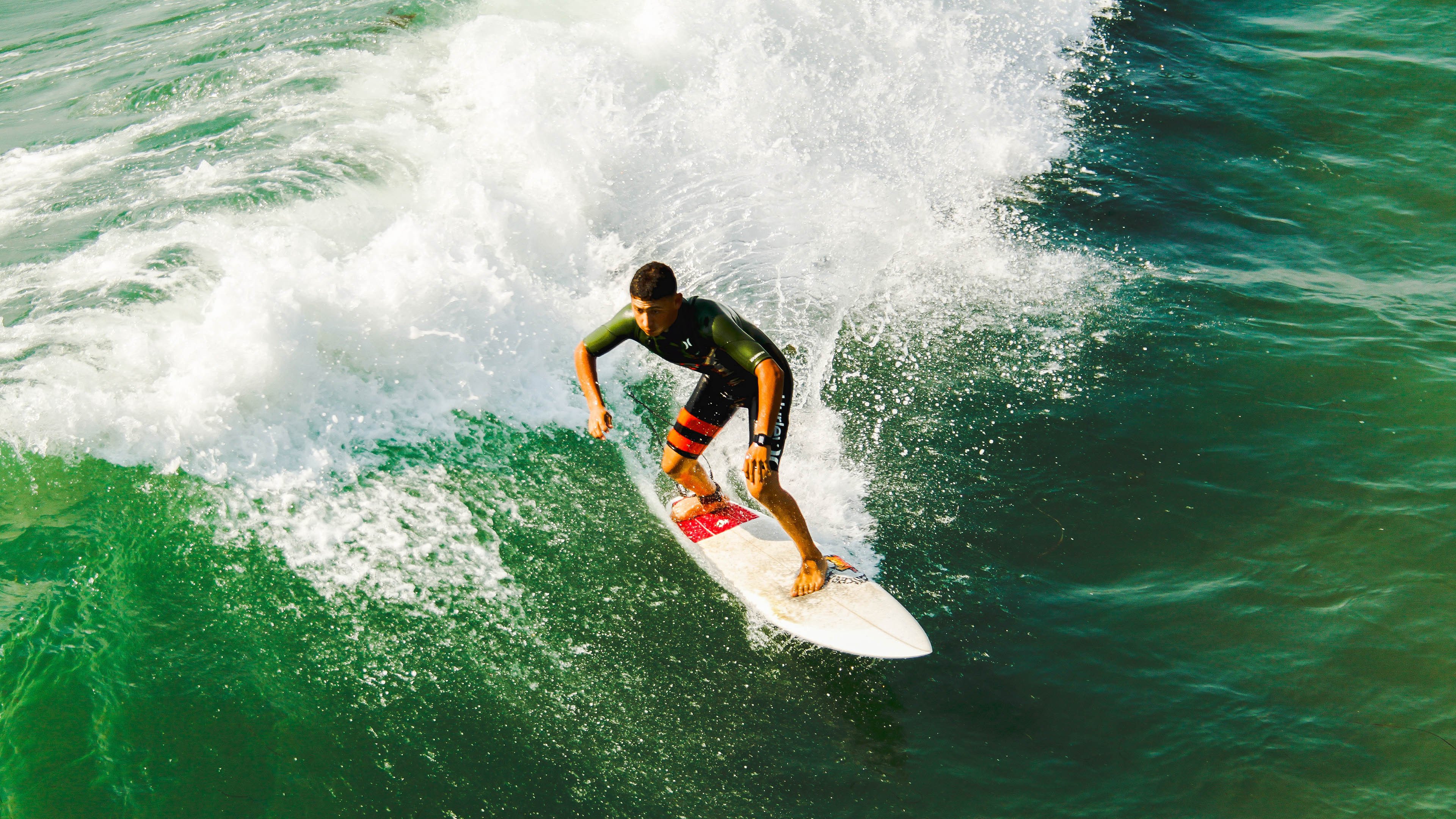 广州队轻取马刺，郭艾伦惊艳四座，一场跨越文化的篮球对话